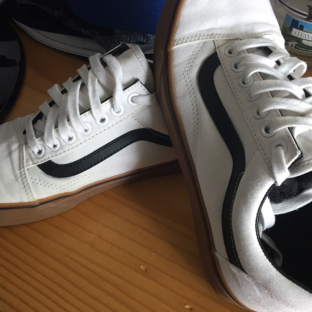 Vans old skool white w gum sole
